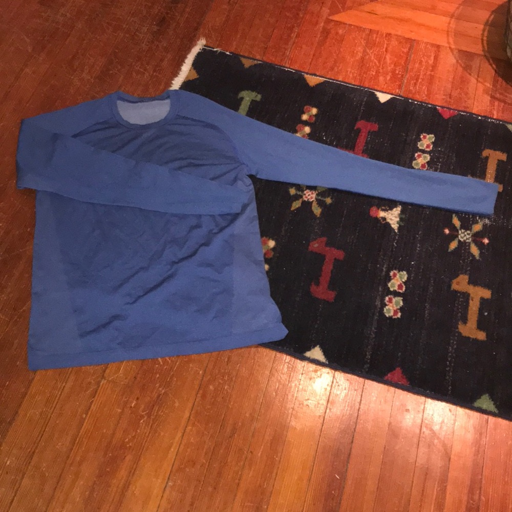Long sleeve lulu lemon shirt